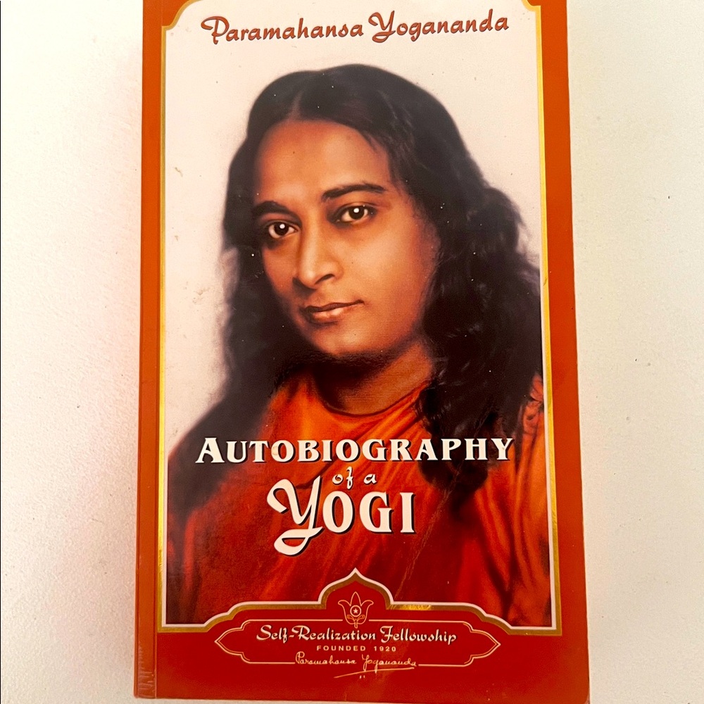The Autobiography of a Yogi -- Paramahansa Yogananda. Book Soft cover 13 edition